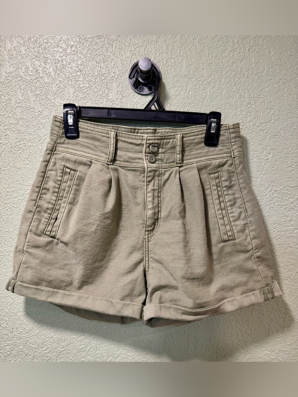 American Eagle Outfitters High-Waist Baggy Mom Shorts Green size 4